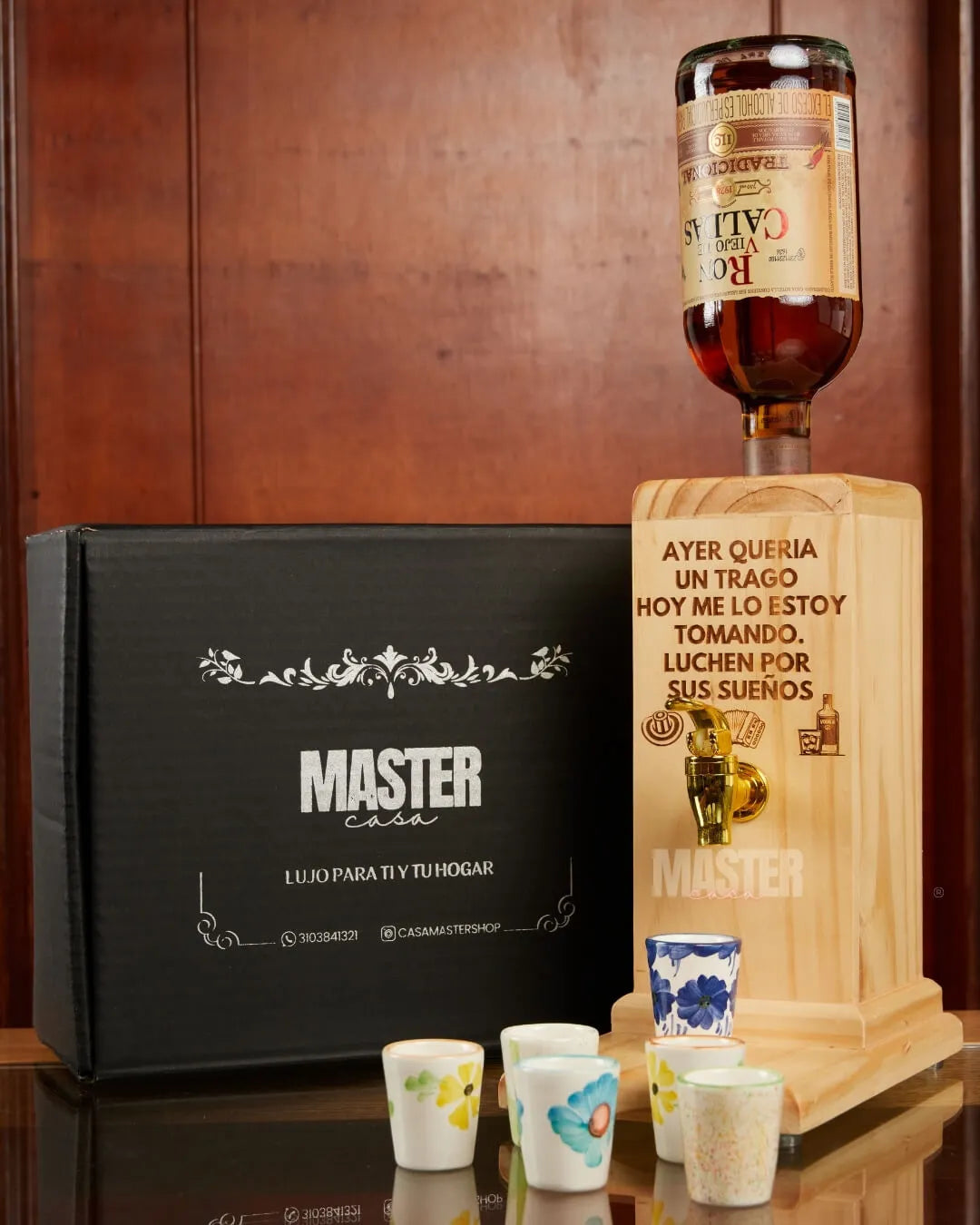 Dispensador de licor Master® Sirve con estilo